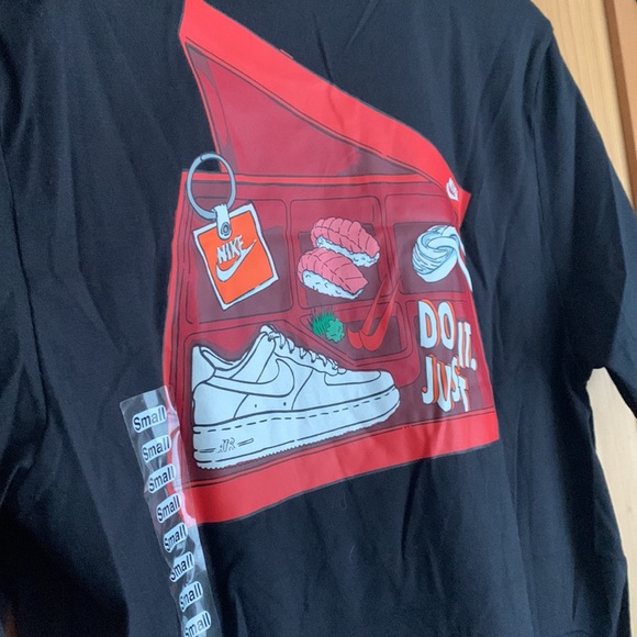 Nike T-Shirt - Picture 3 of 4